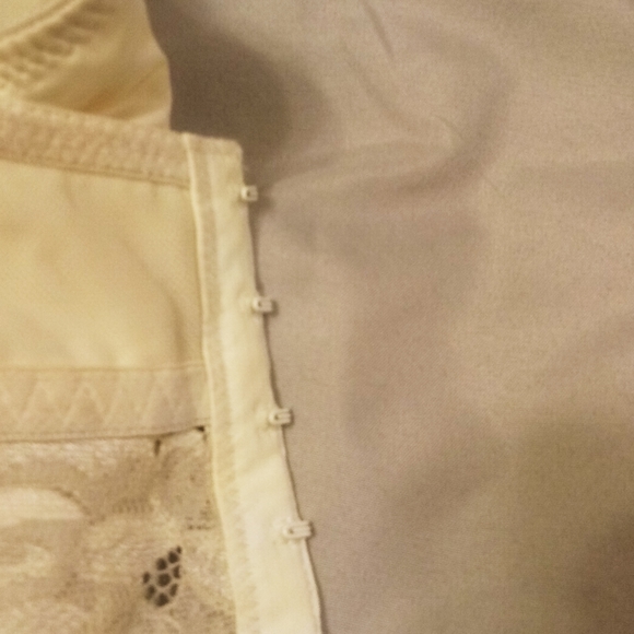 Adore Me long line bra in cream. 36B. (B2) - Picture 5 of 8